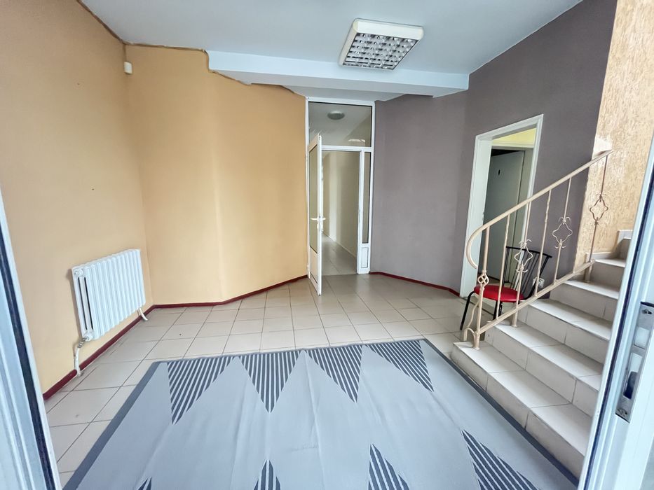 Продава се Офис в Добрич, Център - 1169 кв.м за 514 €/кв.м - Снимка #2