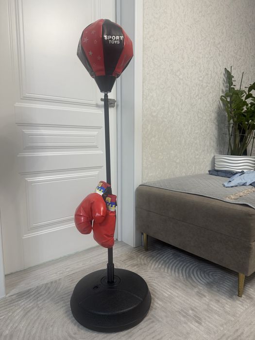 Продам боксерскую грушу детскую!