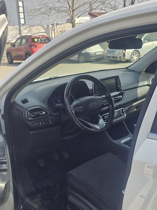 Hyundai i30 1.5 turbo 160 cp mild hybrid l