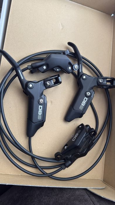 Shimano deore m8100 xt SGS 12 скорости и 4 бутални спирачки Sram DB8