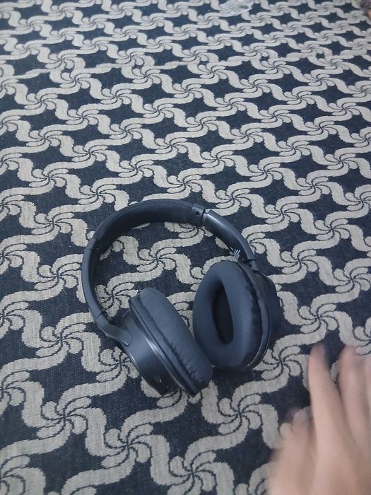 Perchi de casti pentru telefon