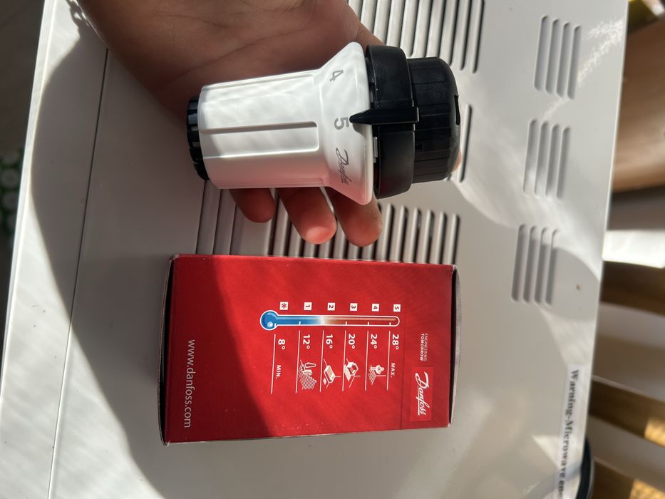 Термоголовка регулятор температуры