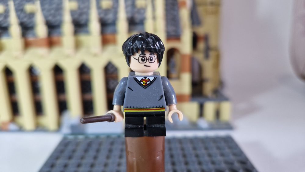 Продаю Lego Garry Potter коробка и инструкция имеются