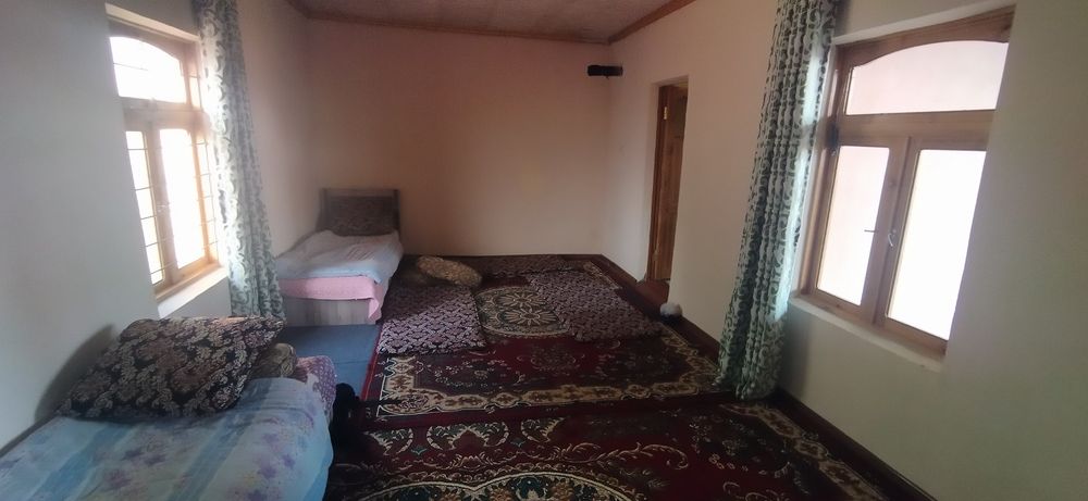 Карманада ховли сотилади