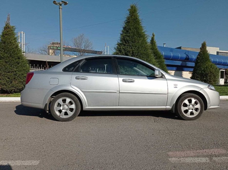 Продается своя Chevrolet Gentra (2 поз.) Пробег 14 000 км. Реальный!
