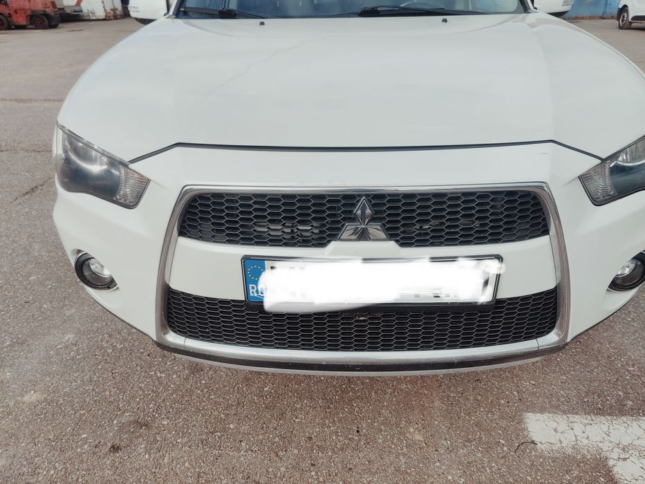 De vânzare Mitsubishi Outlander an 2011  în stare f bună!!