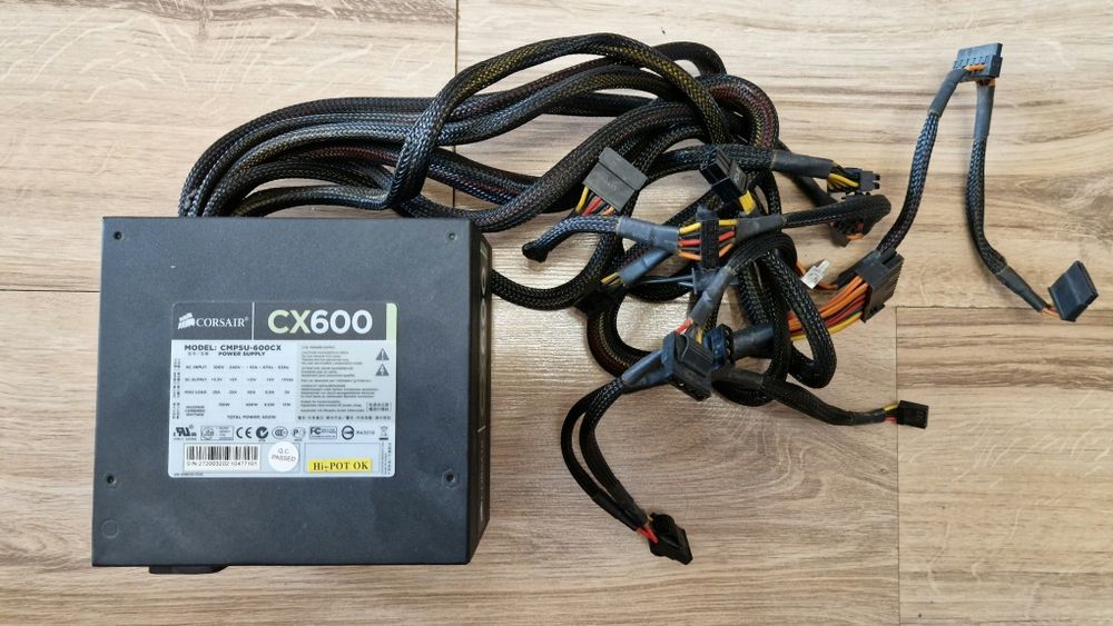 Sursă Corsair CX600 600W, 80 PLUS Bronze, ATX