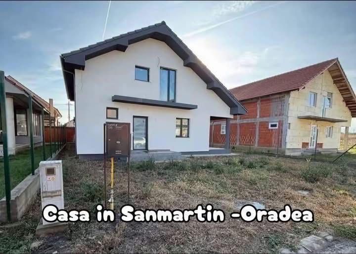Casa de vanzare in Sanmartin !