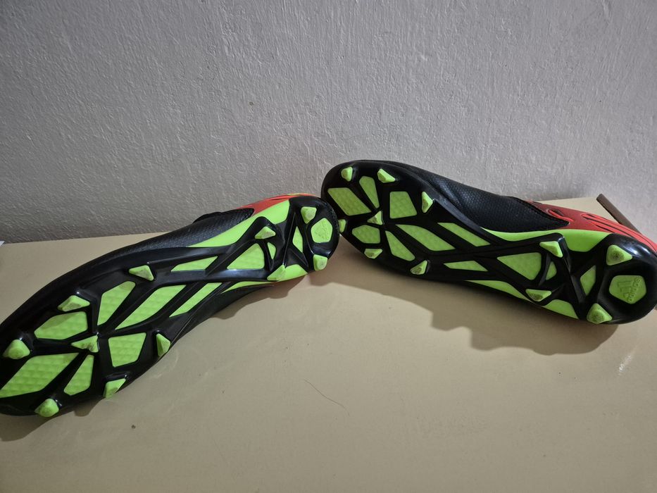 Футболни бутонки adidas messi