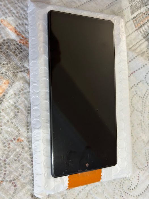 Дисплей Pixel 6 , новый