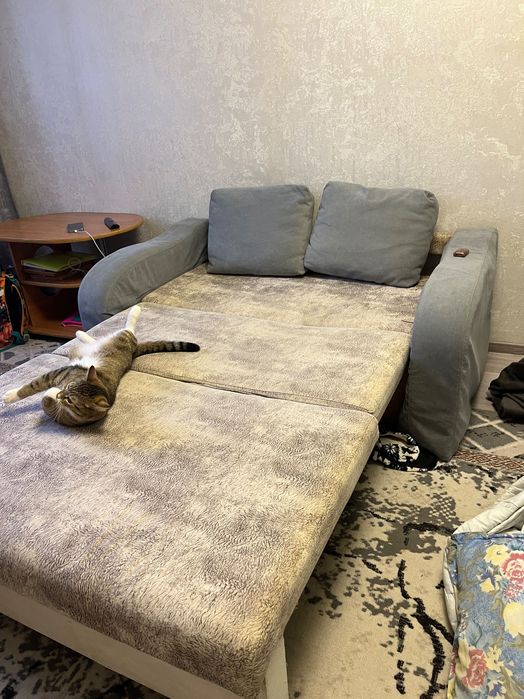 Продам б/у диван