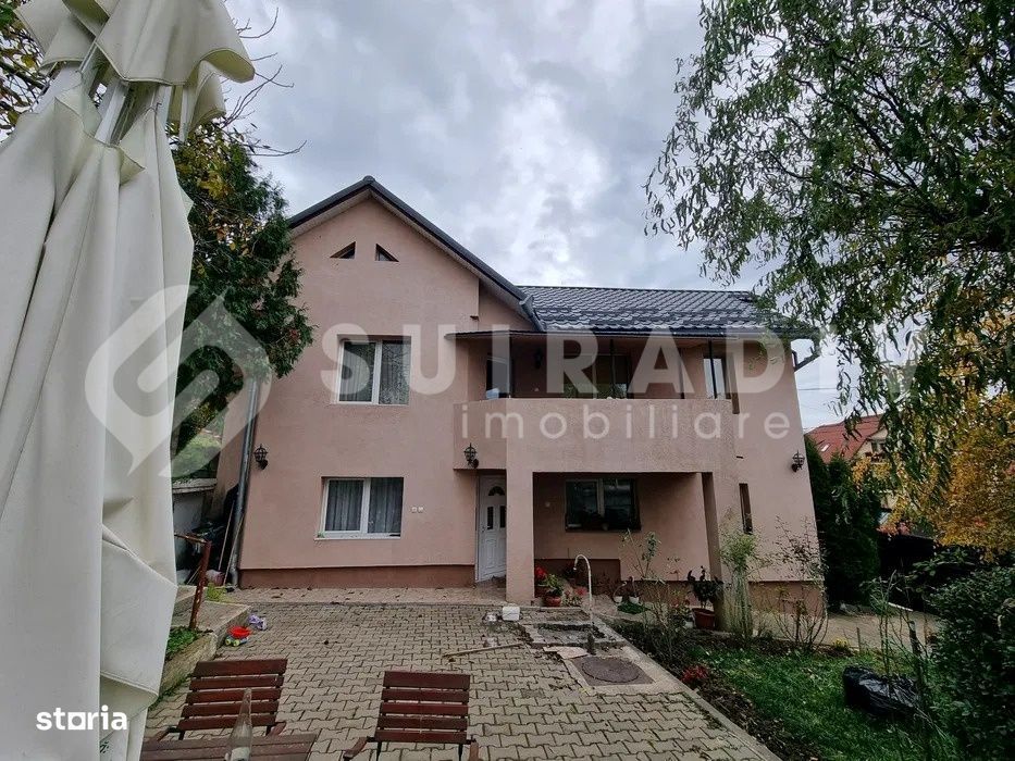 Casă spațioasă cu 5 camere, garaj și curte generoasă – strada Câmpului