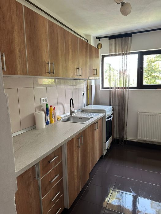 Închiriez apartament doua camere, zona  Cristian  Oancea.