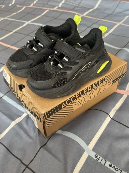 Кроссовки на мальчика