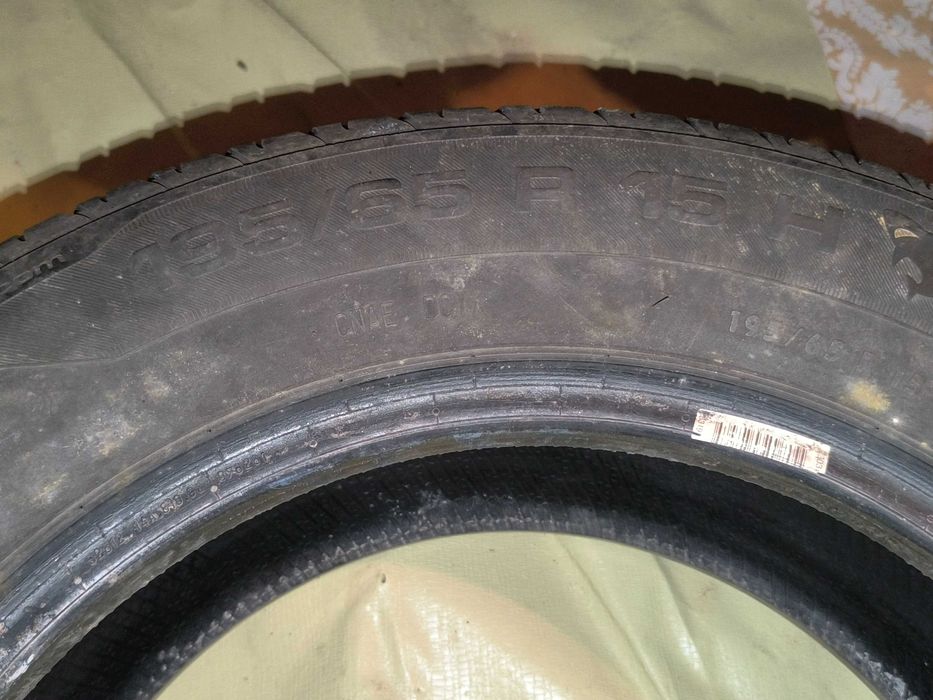 Летни автомобилни гуми- 2 Pirelli, 2 Uniroyal