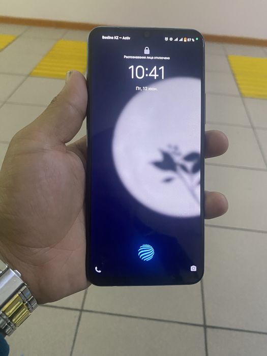 Vivo V21e 8+4/128gb продам