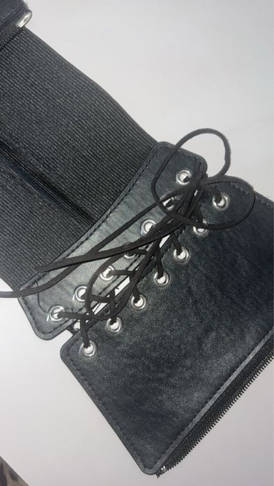 Corset negru cu siret