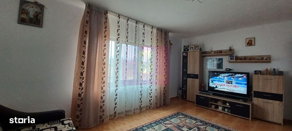 Casa 2022, P+M, 4 camere, 2 băi, curte 500 mp, Săbăreni