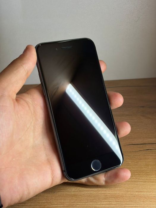 Айфон 8 128гб 100акб идеал состояние
