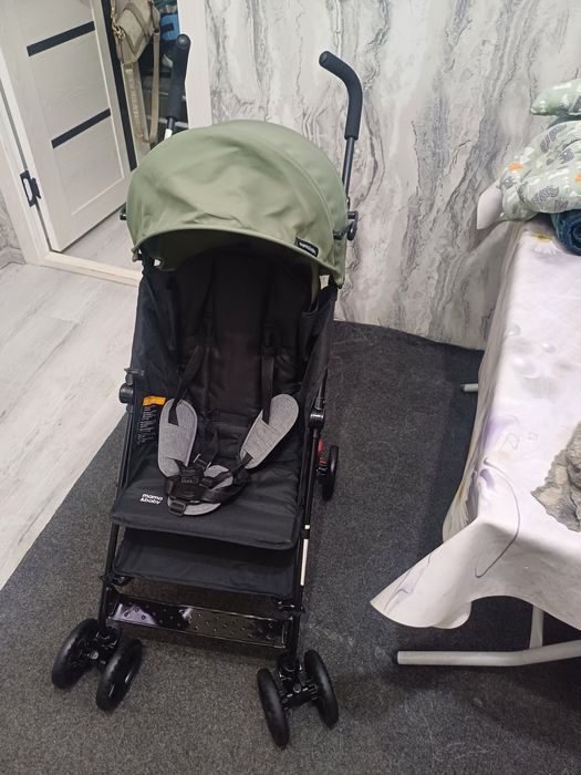 Продаётся фирменный коляска трость