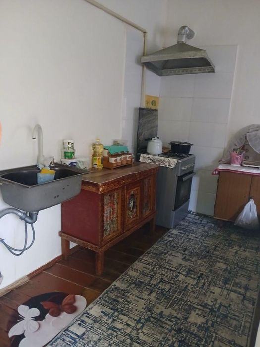 Hovli sotiladi. Продаётся участок