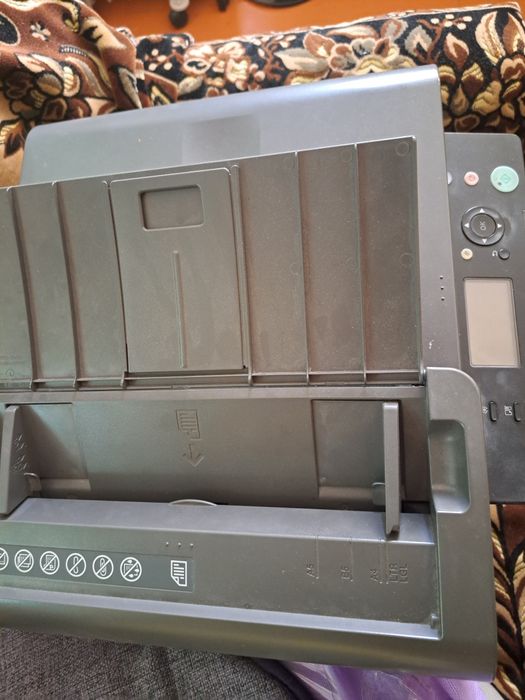 Принтер Canon MF4430 не цветной!