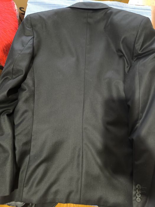 Официален костюм