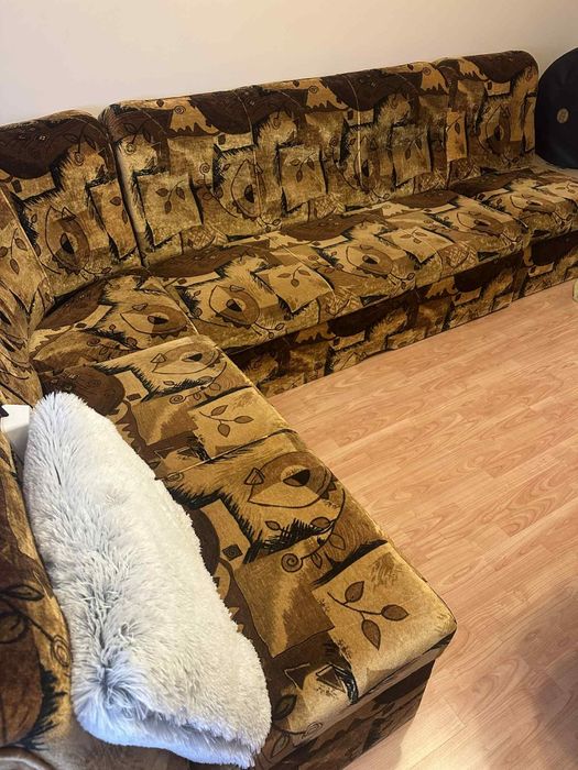 Продавам холов ъгъл