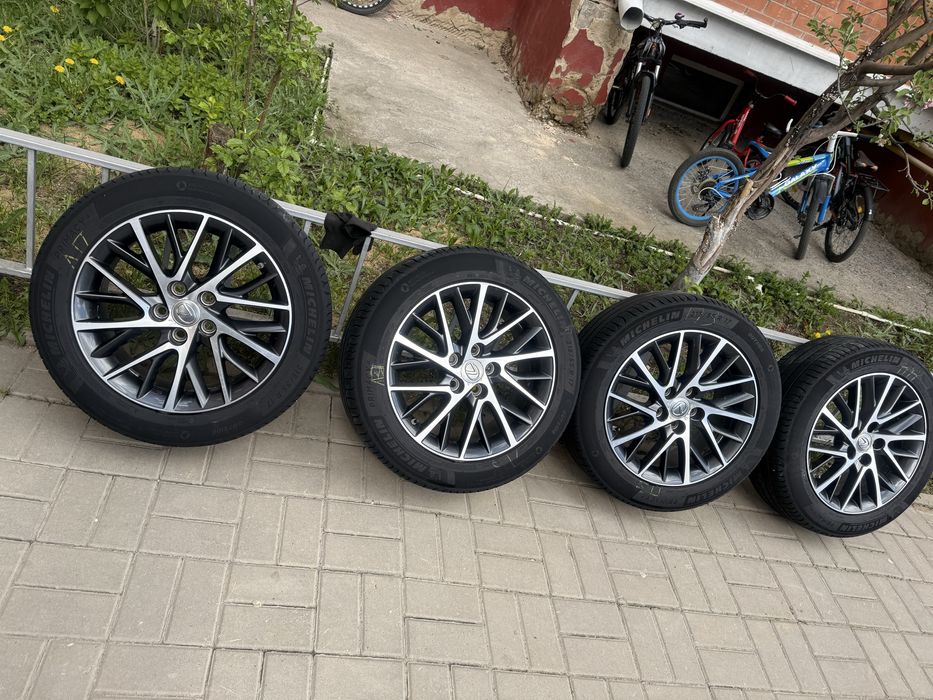 Продам шины с дисками лексус, камри