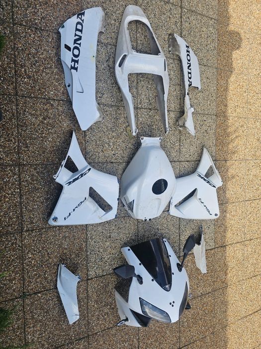 Vând set carene cbr600rr 2003-2004