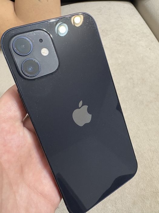 Продам айфон 12