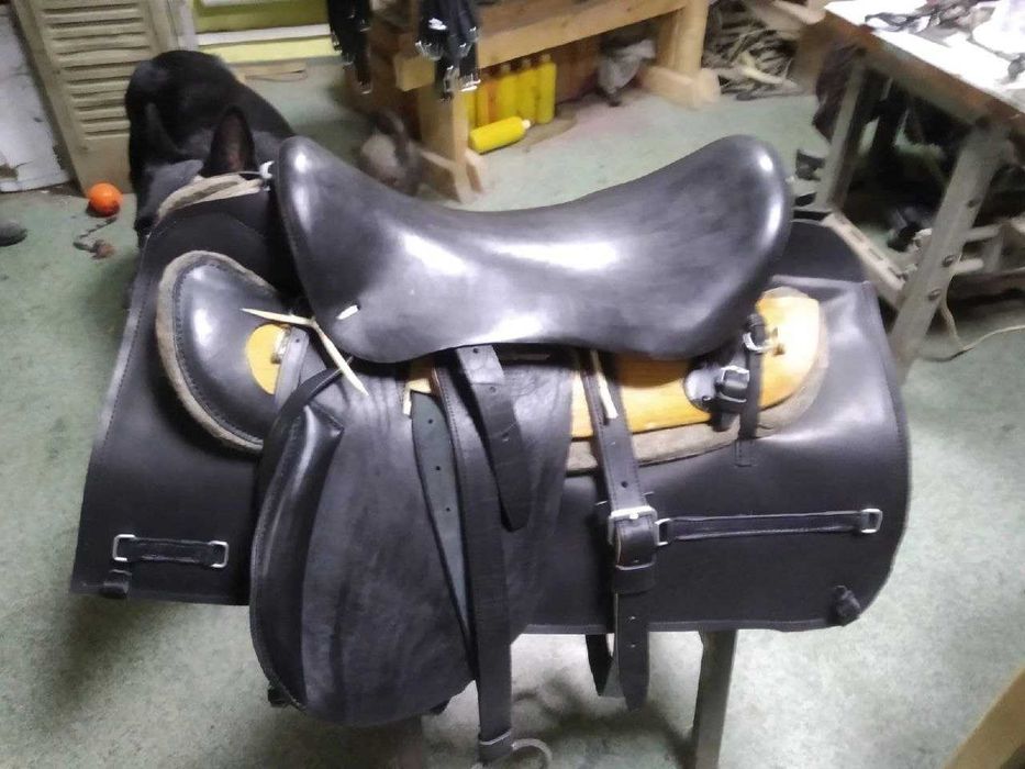 Сёдла кавалерийские. Для лошадей. новые, не использованы.