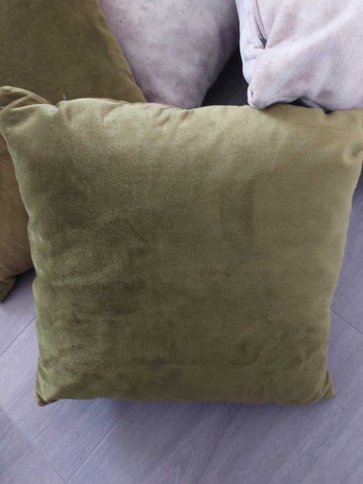 Perne decorative nefolosite