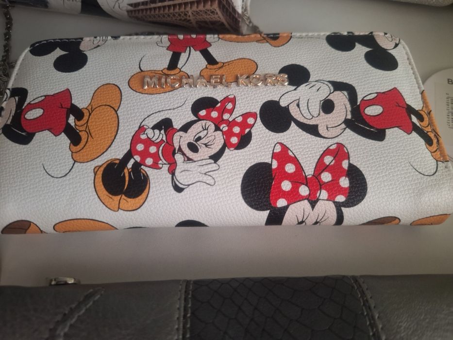 Дамски портмонета и чанти нови