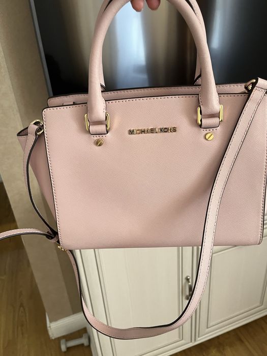 Geanta  Michel Kors medie din piele naturala