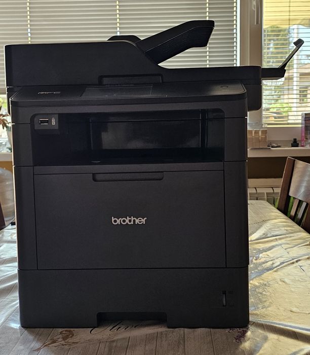 Лазерно мултифункционално устройство Brother MFC-L5750DW, 4 в 1, Wi-Fi. В безупречно състояние