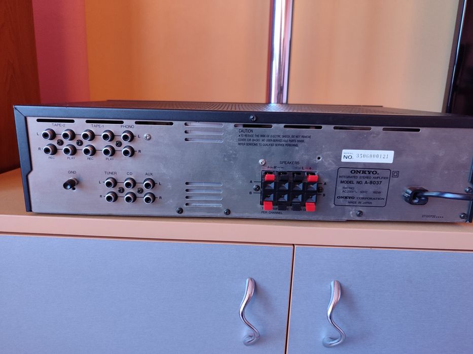 Усилвател Onkyo A-8037 перфектен