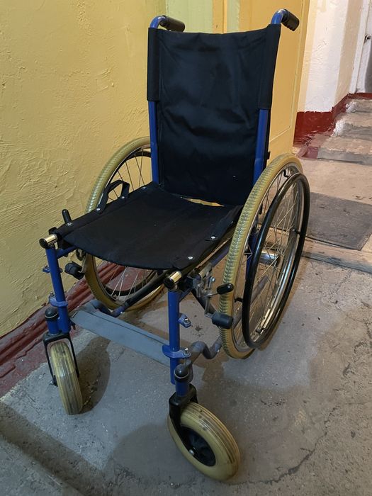 Продаю инвалидную каляску