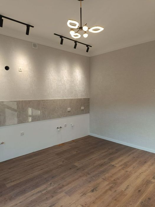 Файзли ва кўркам ховли уй сотилади.