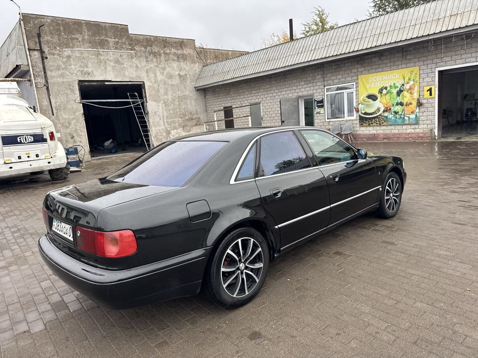 Срочно! Ауди А8 автомат