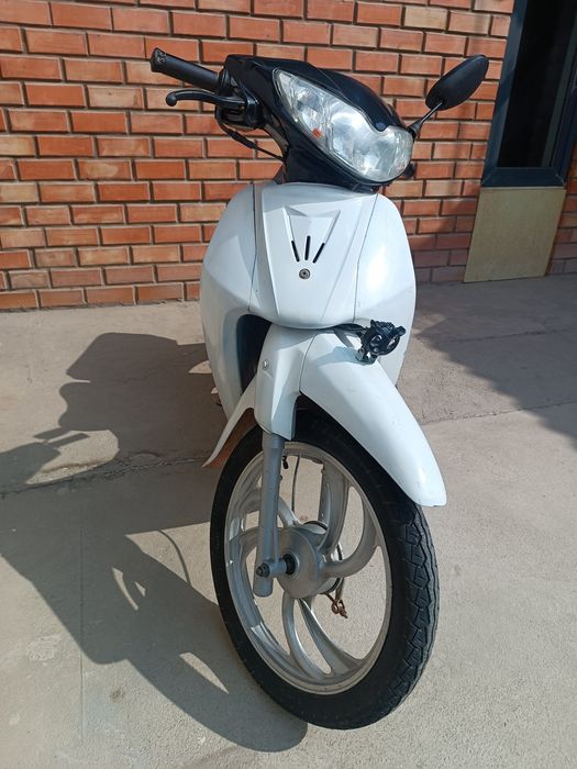 Скутер Мопед Daelim citi  sotiladi