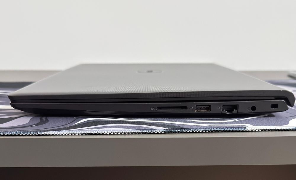 Laptop DELL Vostro 3525- Negru