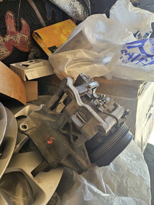 Компрессор кондиционера Subaru ej205