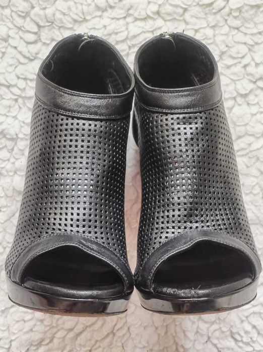 Botine negre dama vara piele naturala perforata sandale