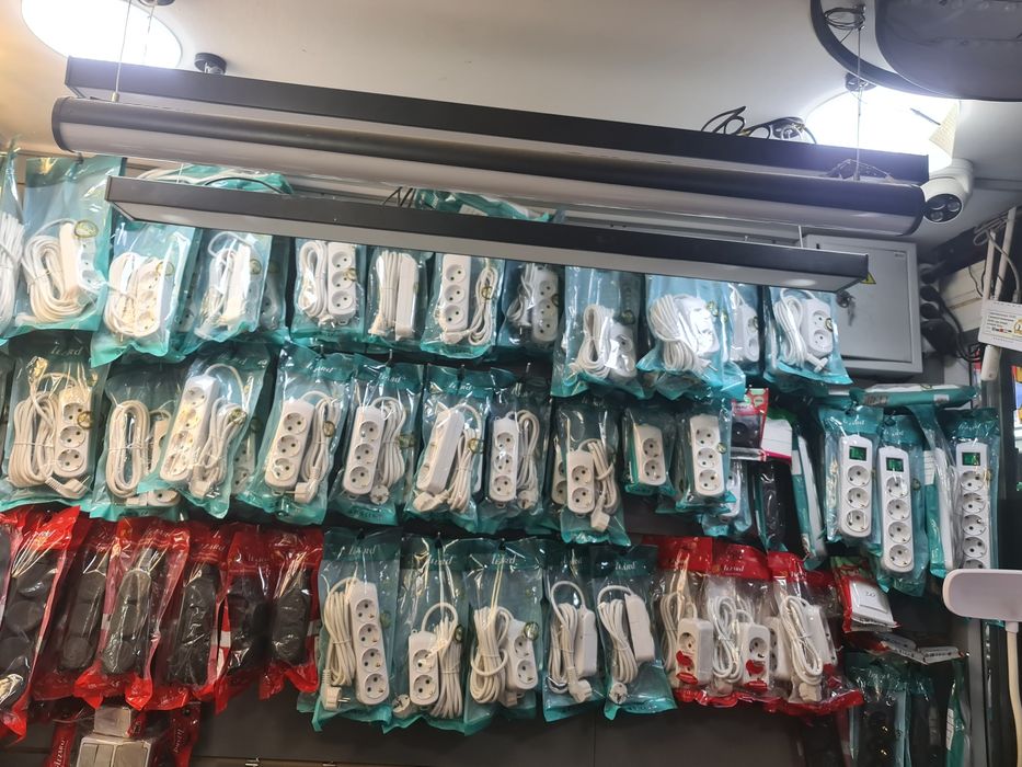 Udilnitel, kolodka, shit, lampa