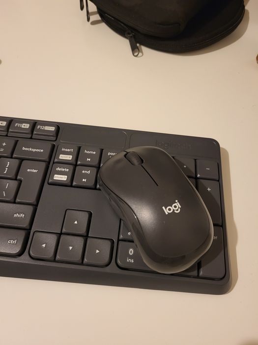 logitech k235 + mouse silent m220