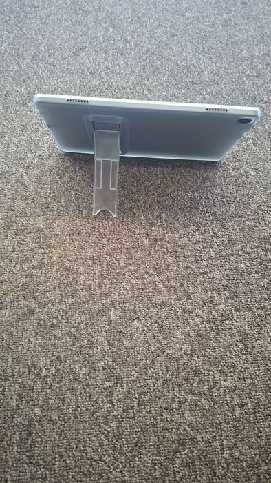 Vând tabletă Lenovo Tab M10