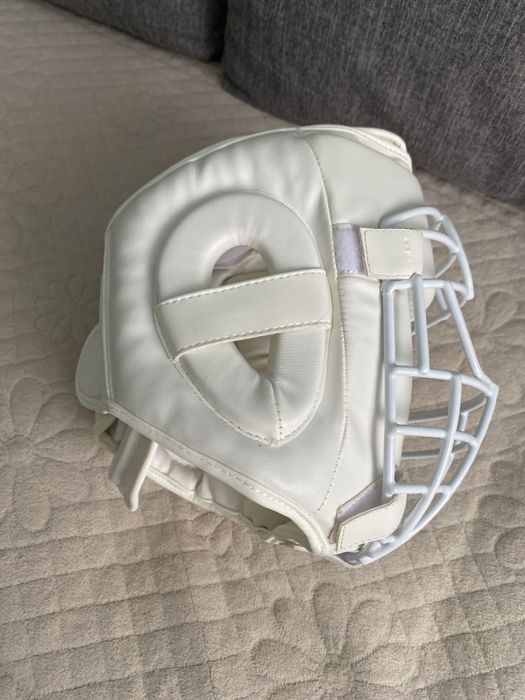 Шлем на каратэ (киокушинкай)