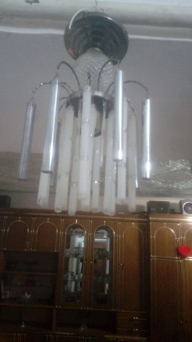 Продам люстру в отличном состоянии