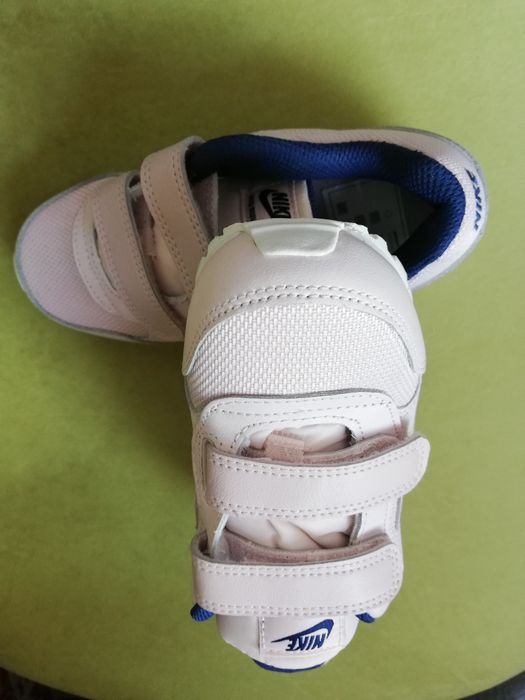 Pantofi Nike noi marime 28